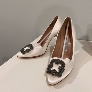 New Manolo Blahnik Hangisi